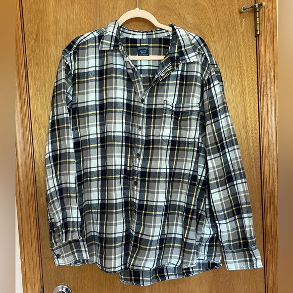 Upcycled University of Delaware flannel shirt - Picture 2 of 2